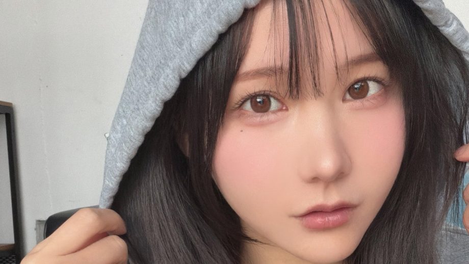 けんけん｜灰色のフードに隠した、午後の秘密