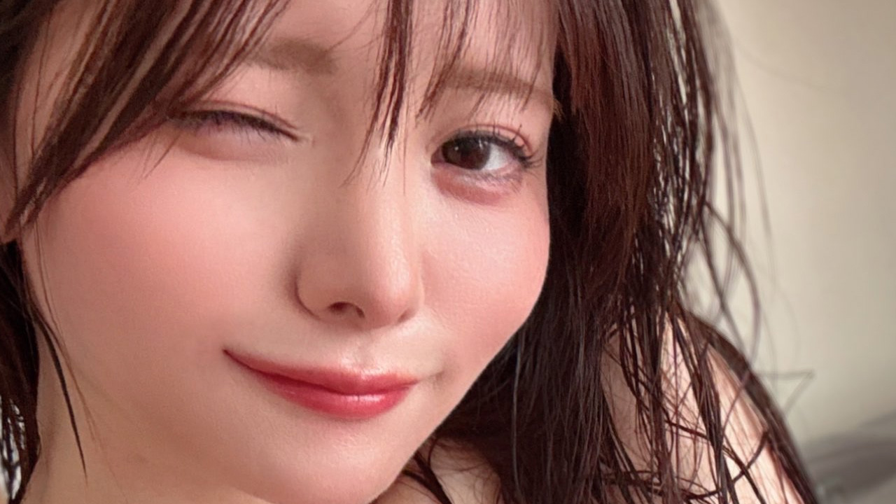 篠宮なほ|濡れ髪のウインクは、ラベンダー色の罠の画像1