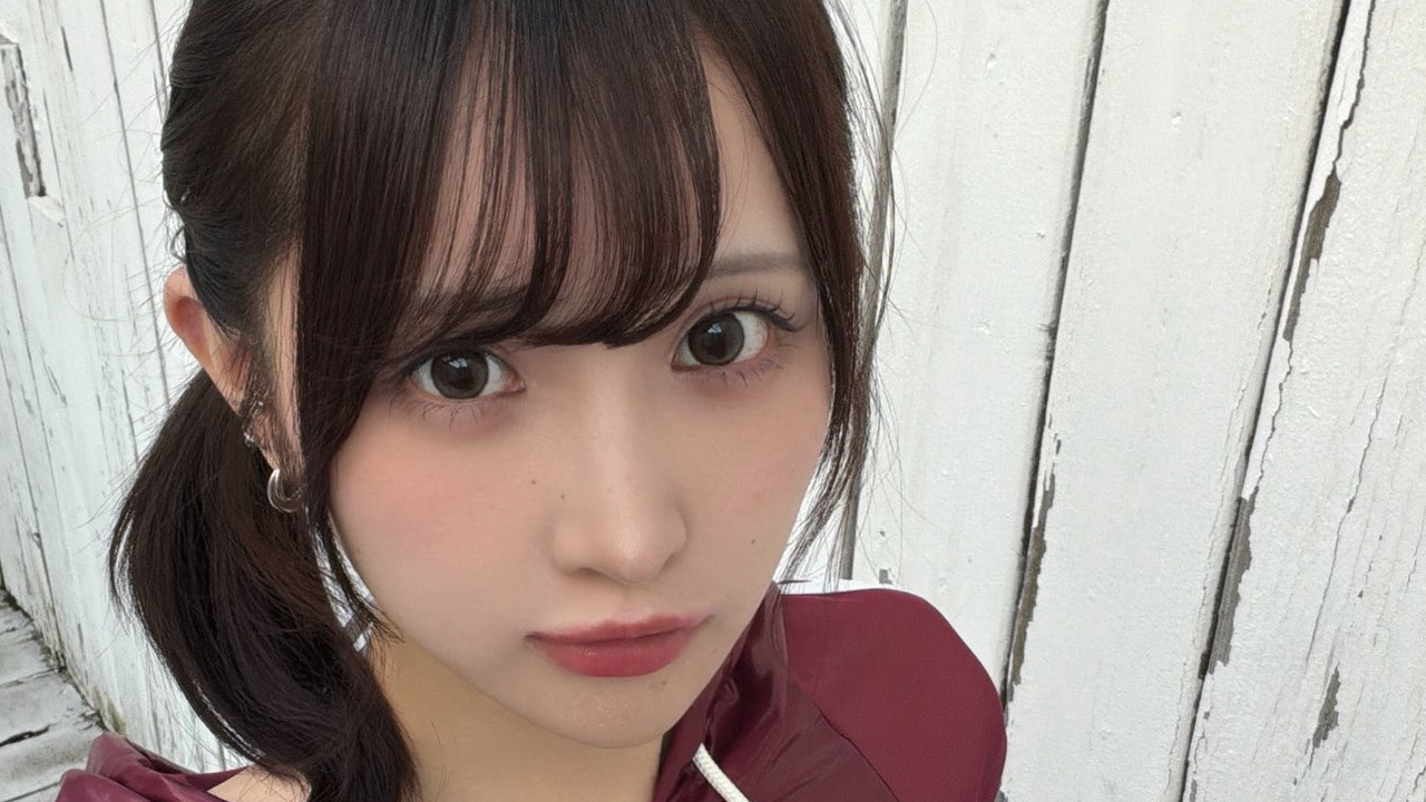 五木ゆうり|えんじ色のフードに隠した秘密の画像1