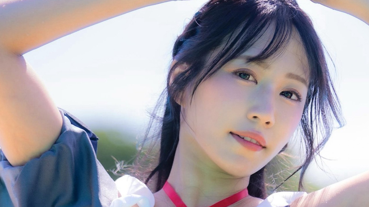 霧島聖子｜真昼のメイドは、プールに魔法を落とすの画像1