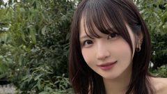 五木ゆうり｜木漏れ日のビキニは、森の入口