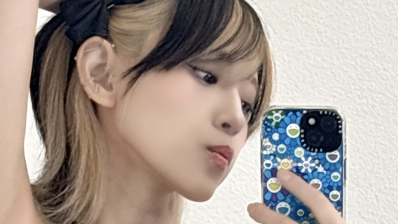 つんこ|鏡越しの黒い魔法の画像1