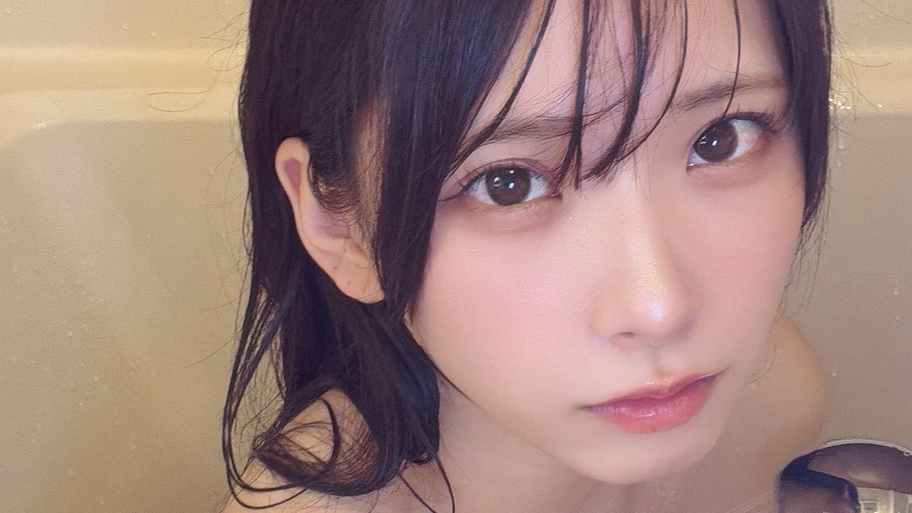 紅羽りお｜浴槽に降る雨は、秘密の声を持っているの画像1