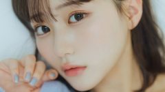 田中美久｜青いカーディガンの朝
