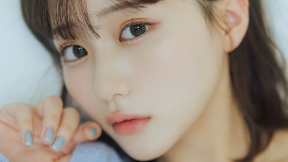 田中美久｜青いカーディガンの朝