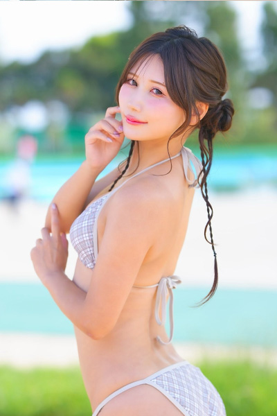 朝比奈りる｜水辺のふりむき、午後の魔法の画像2
