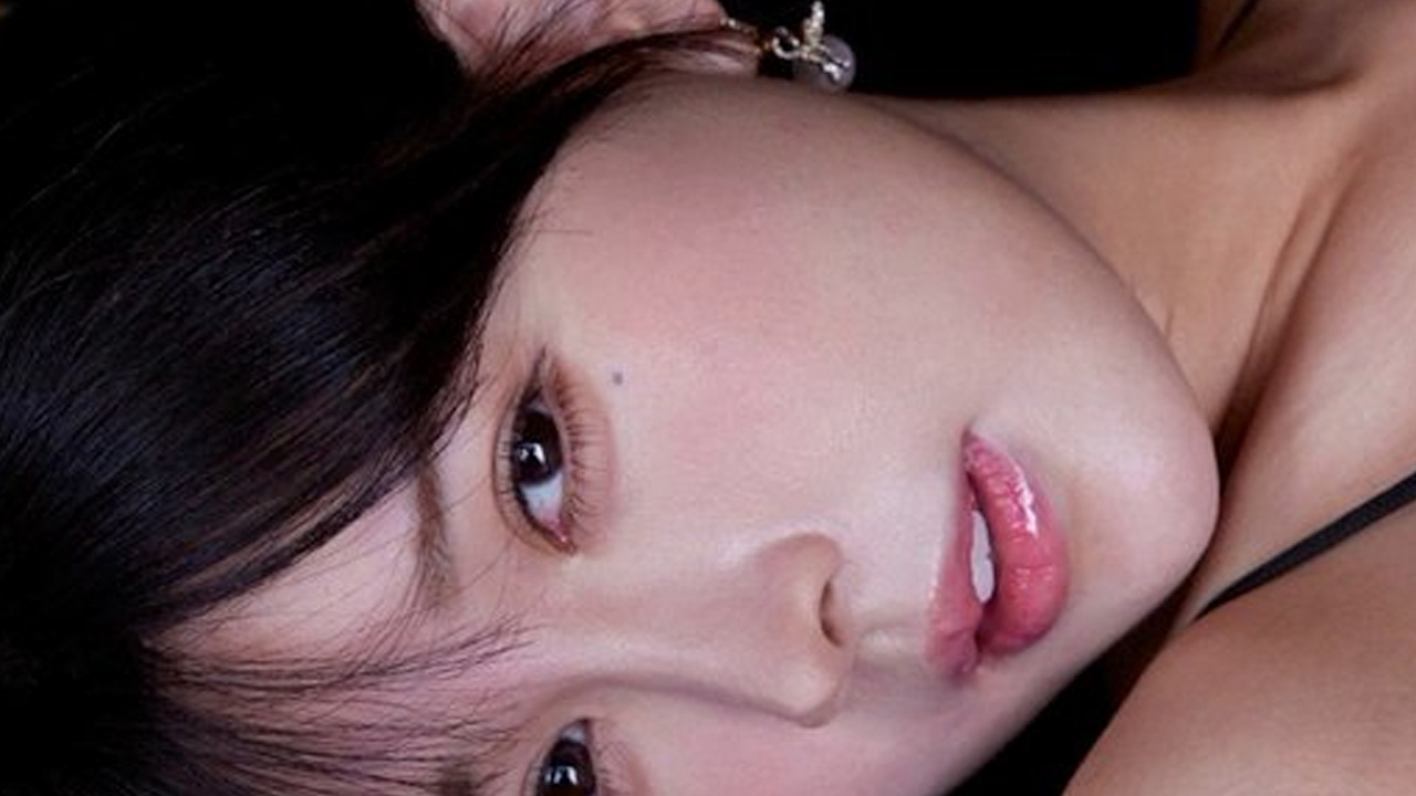 木村絵里子｜夜の絨毯に落ちた黒い羽の画像1