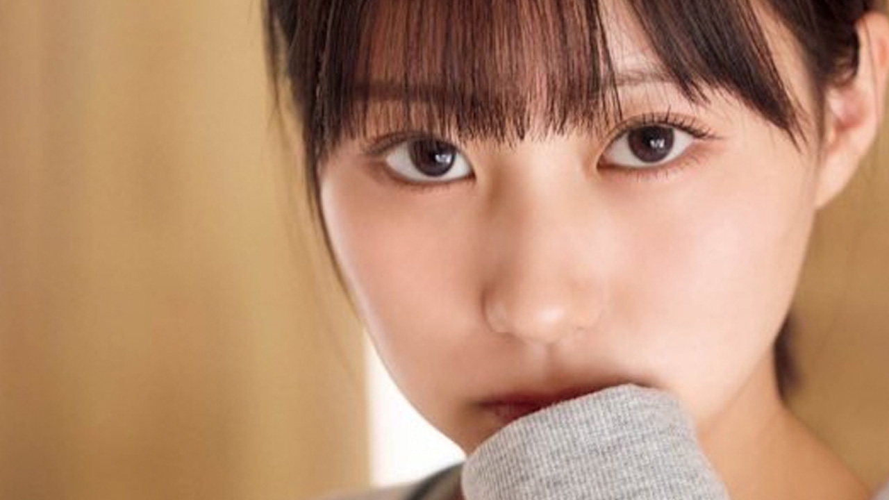 みく｜灰色のパーカーと、秘密の体温の画像1