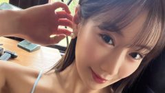 新海まき｜窓辺の青いレース