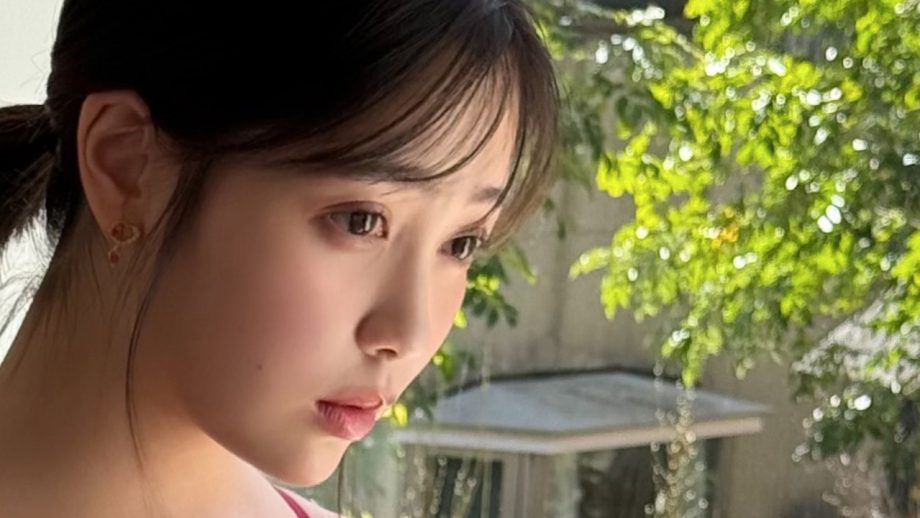 あゆの｜陽だまりの窓辺、ほどける秘密