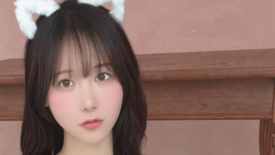 けんけん｜白猫は、恋のまえでおすわりをする
