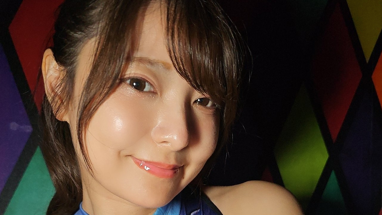 花井美理｜青い魔法は、視線の先でほどけるの画像1