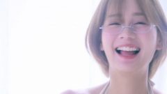 優希つづは｜白い窓辺で、笑い声は羽になる