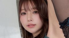 江口いちご｜黒うさぎは、午後の光をまたいでくる