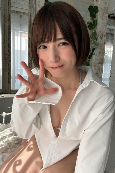 村上りいな｜白シャツの隙間から、午後が笑うの画像2